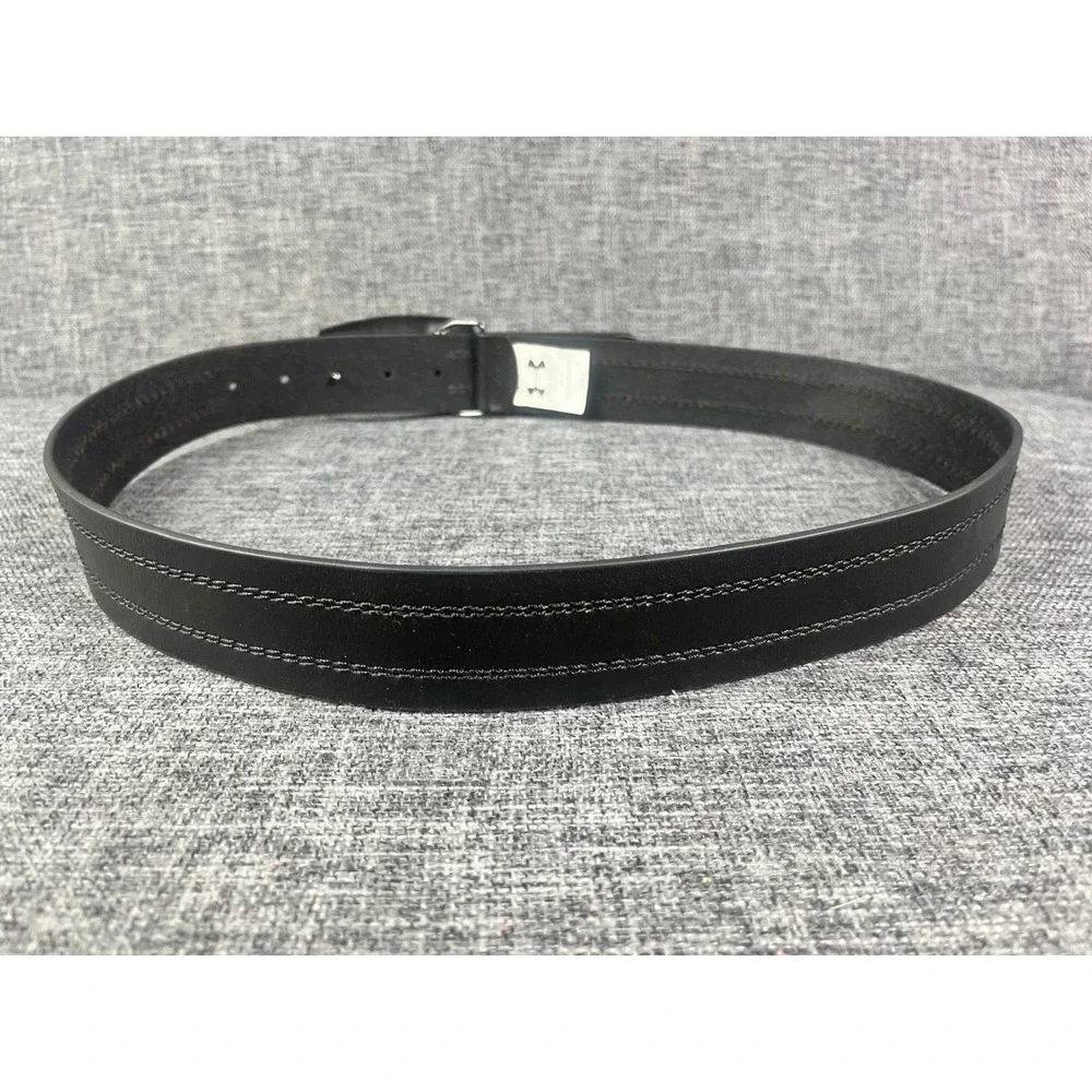 Under Armour Mens Black Leather Golf Belt Size 34 Gunmetal Plaque Buckle
